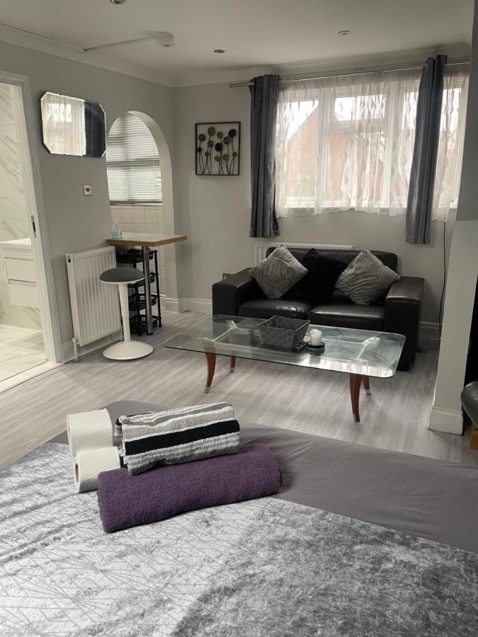 Newly Renovated Studio In Acton Londres Exterior foto